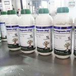 Linea di riempimento e tappatura di bottiglie per liquidi pesticidi